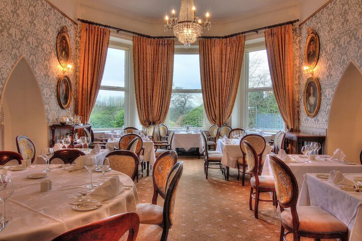 Dining 44 of 103
