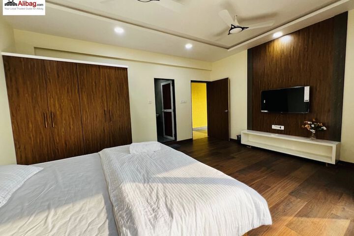 Room 4 of 6