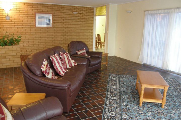 Room 11 of 27