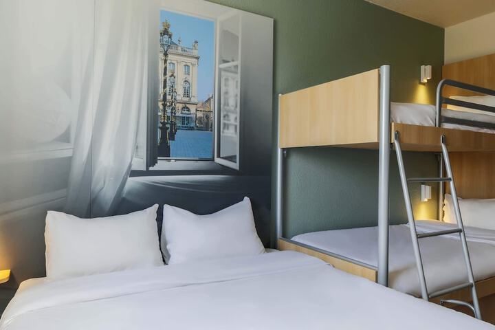 Room 9 of 23