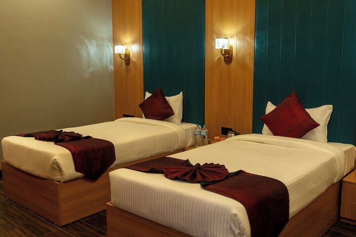 Room 7 of 18