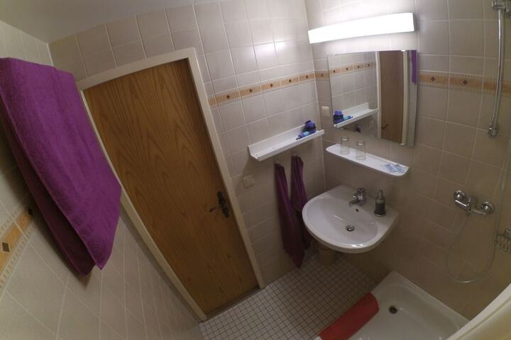 Room 32 of 50