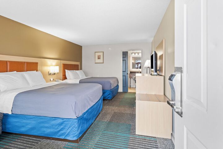 2 Queen Beds Stair Accessible Only Bathtub (5 of 10)
