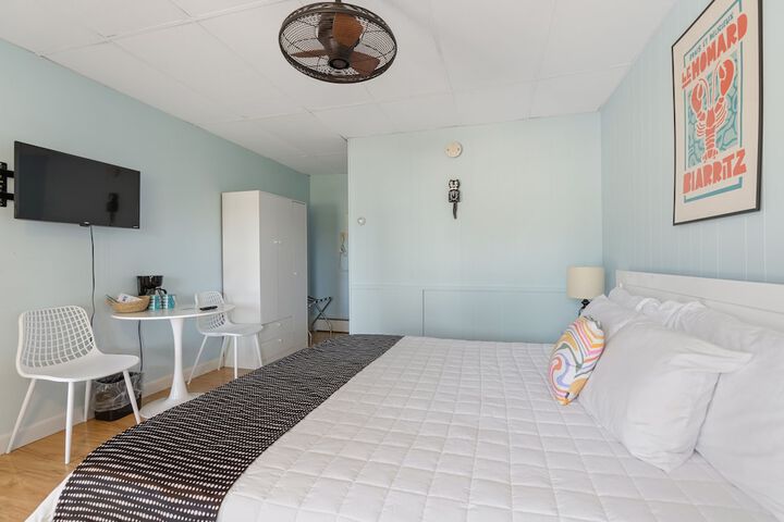 Room 19 of 64