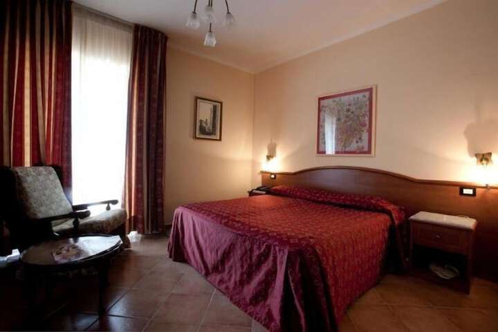 Room 8 of 27