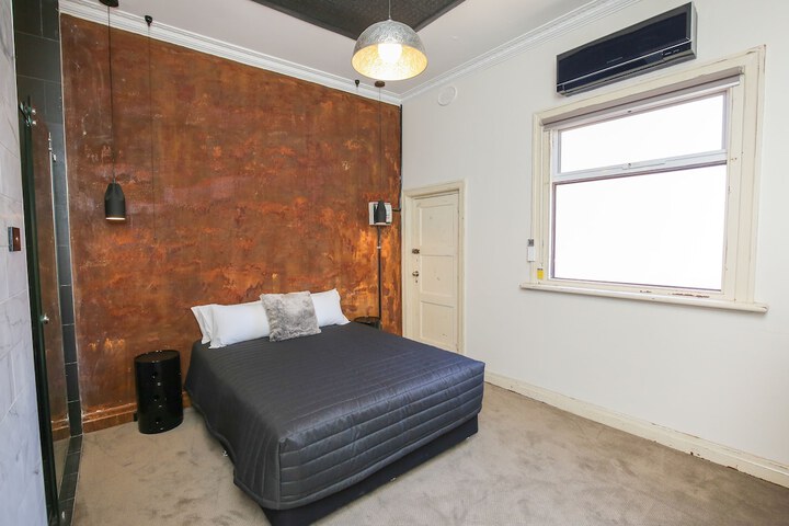 Room 18 of 72