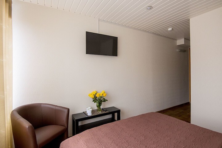 Room 12 of 25