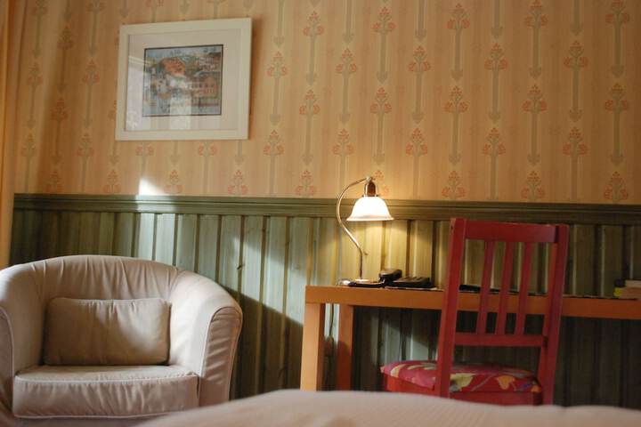 Room 4 of 66