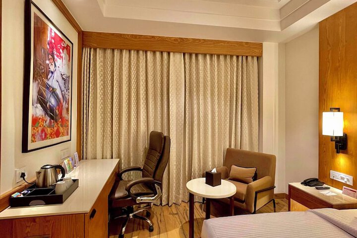 Room 6 of 22