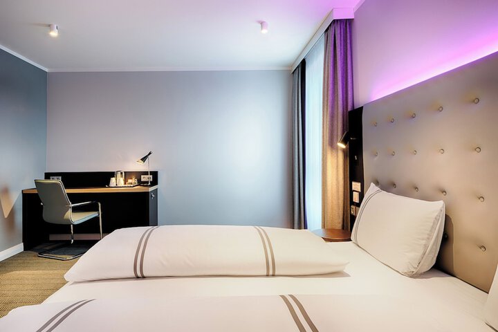 Room 7 of 38
