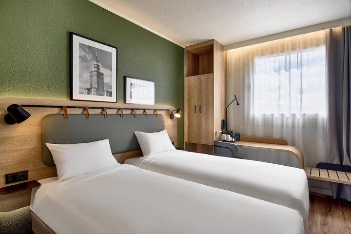Room 14 of 49