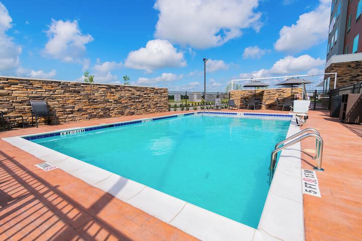 Pool 26 of 43