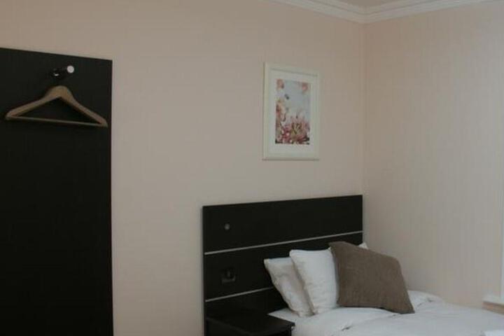 Room 9 of 9