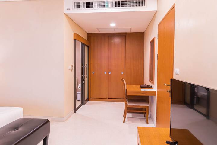 Room 33 of 70
