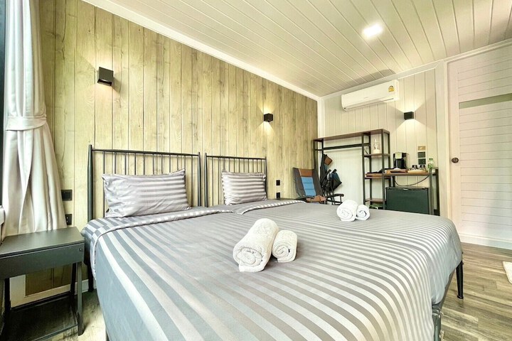 Room 2 of 22