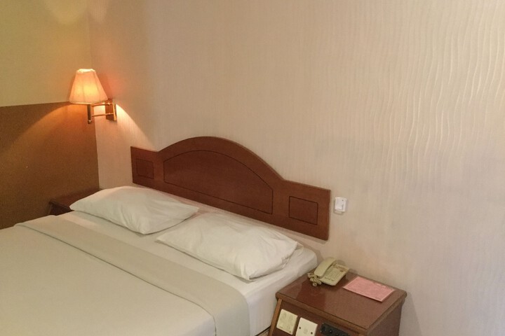 Room 5 of 7
