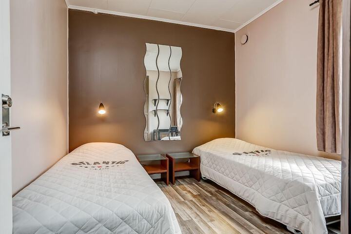 Room 14 of 38