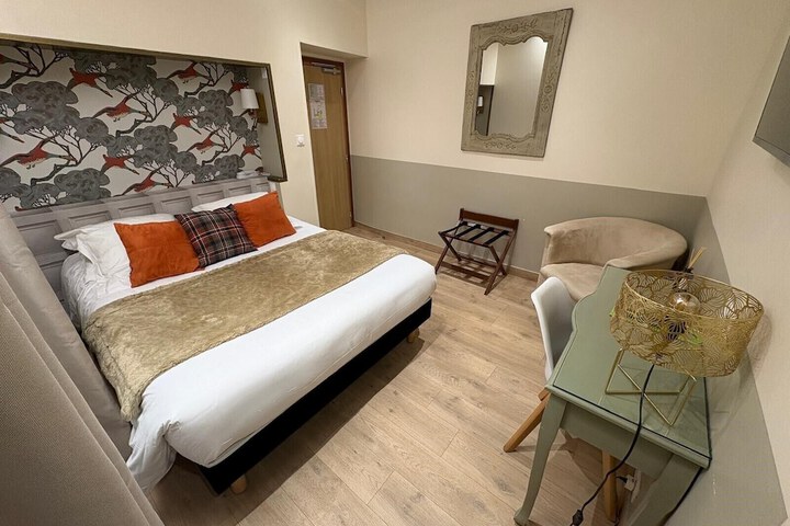 Room 18 of 49