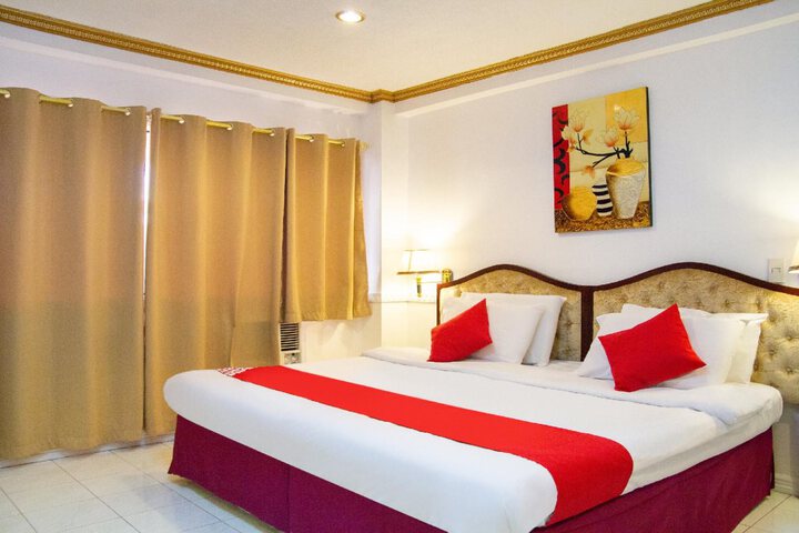 OYO 137 Residencia RSY Condotel