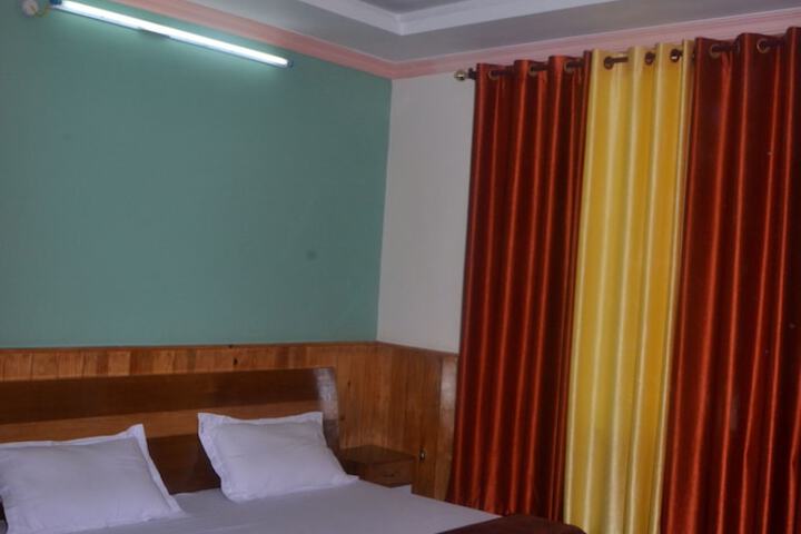 Room 2 of 25
