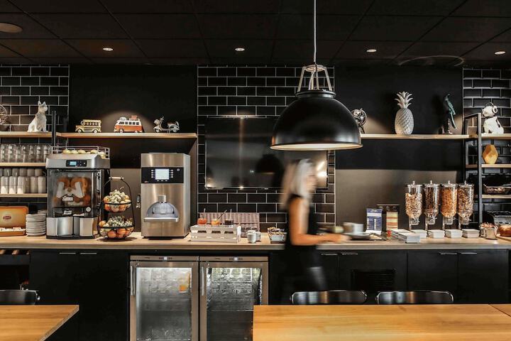 Breakfast area