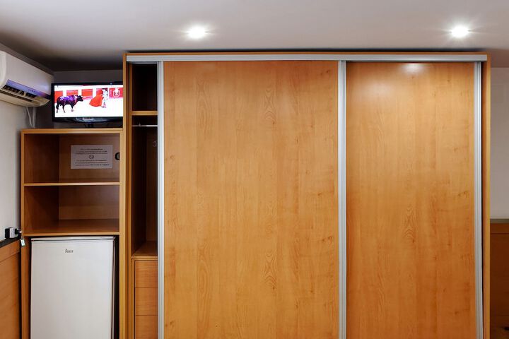 Room 12 of 38