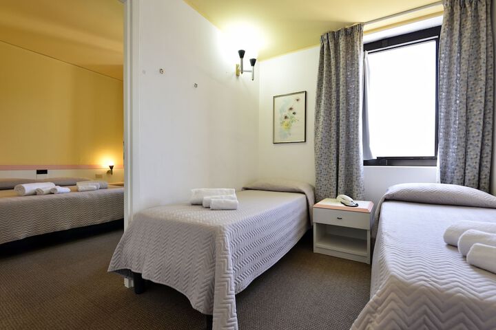 Room 15 of 44