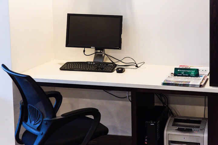 Business Center 57 of 61