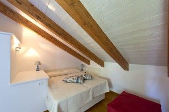 Room 16 of 24