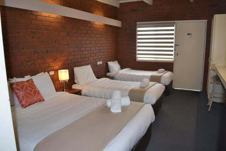 Room 15 of 40