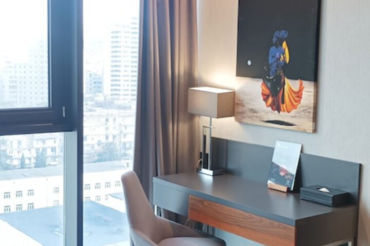 Room 28 of 68
