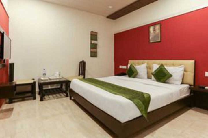 Room 15 of 43