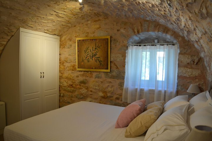 Room 18 of 53