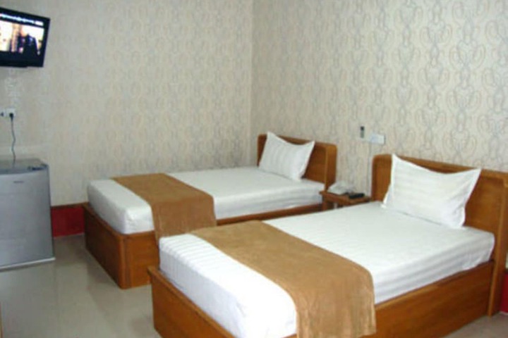 Room 6 of 26