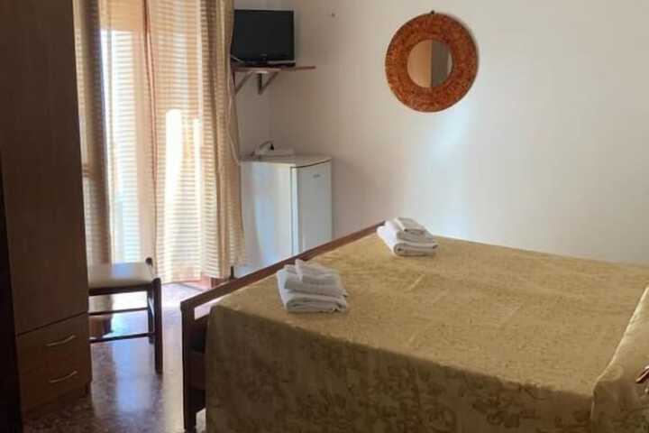 Room 5 of 38