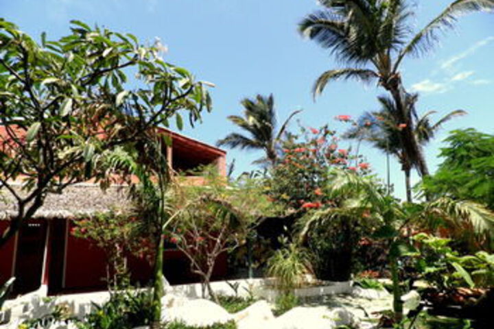 Hotel Exterior 7 of 21