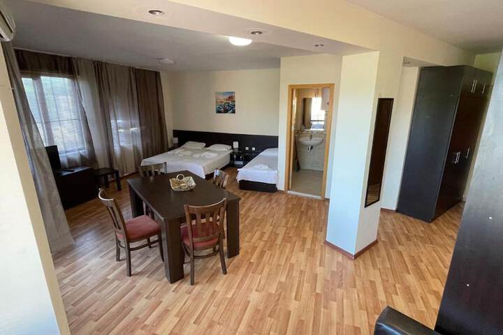 Room 37 of 134