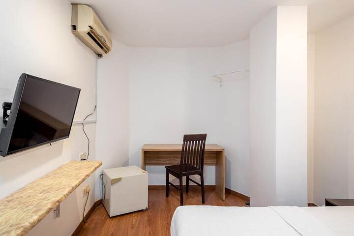 Room 25 of 71