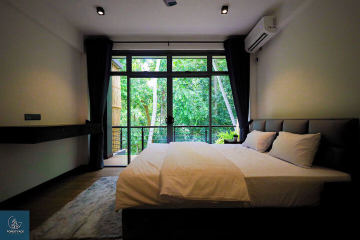 Room 7 of 28