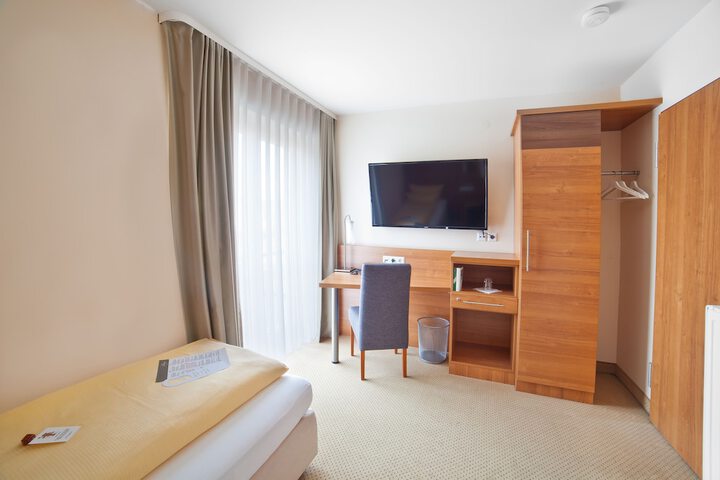 Room 12 of 79
