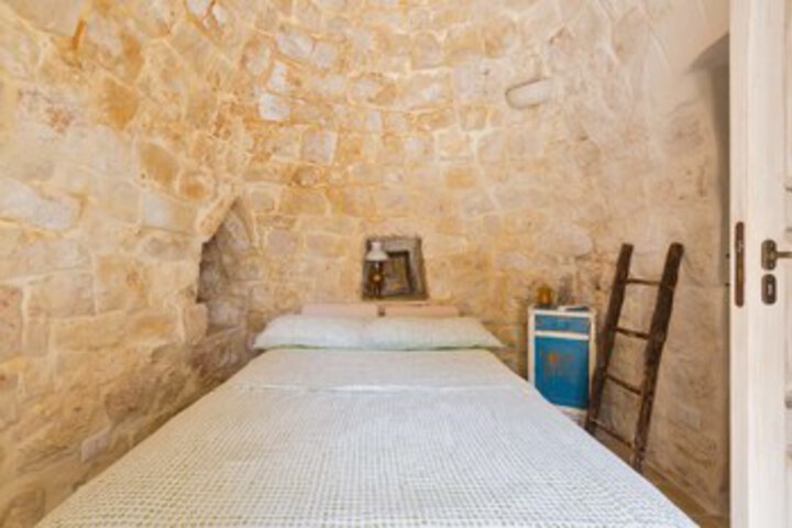Room 25 of 46