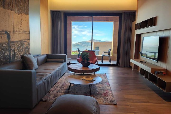 Room 41 of 102