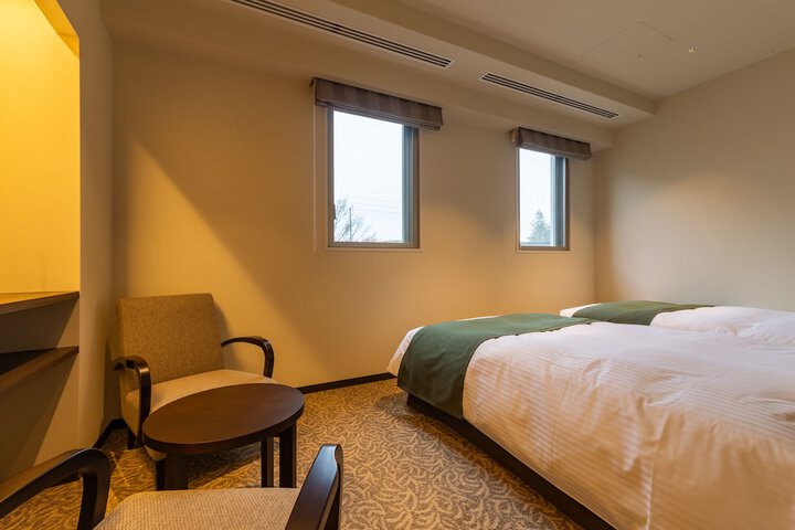 Room 16 of 48