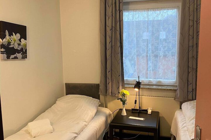 Room 2 of 30