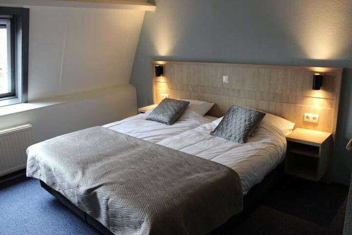 Room 7 of 30