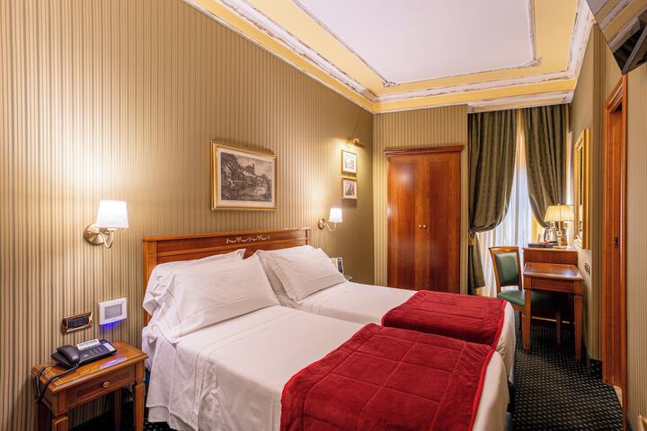 Room 34 of 138