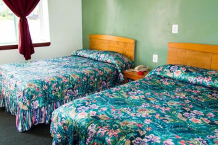 Room 13 of 18