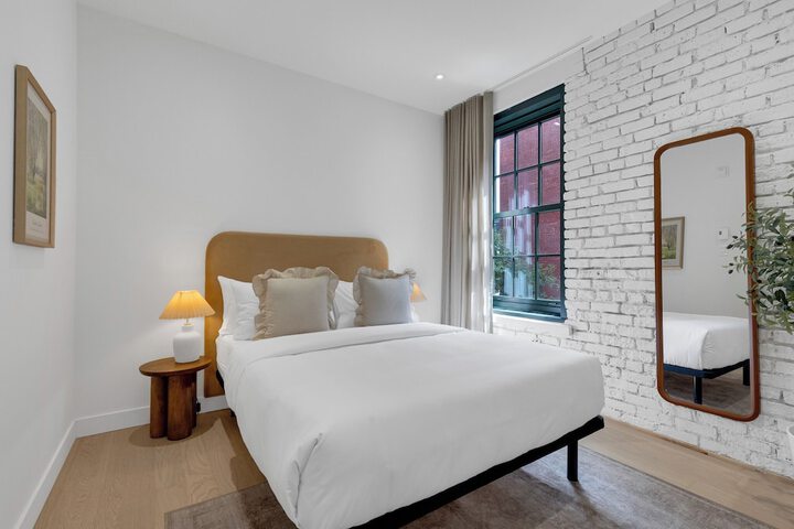 Room 76 of 199
