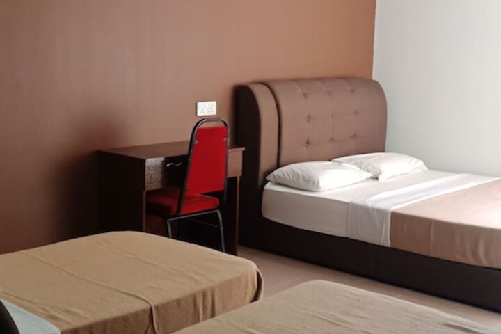 Room 9 of 25