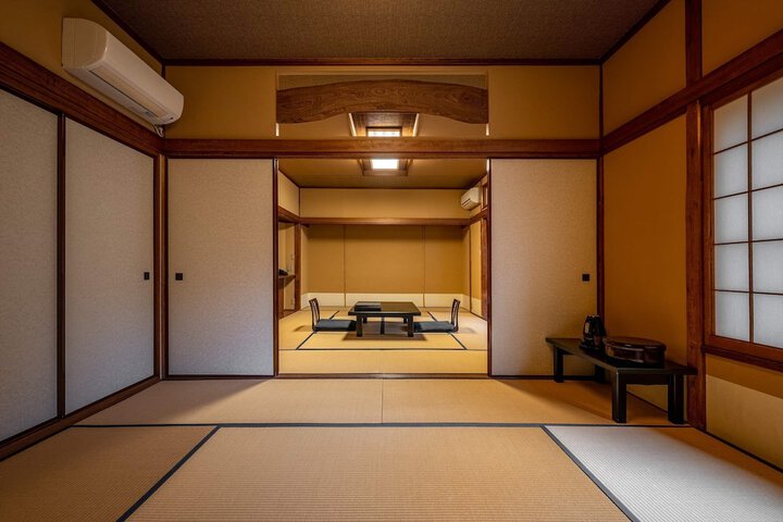 Room 19 of 246